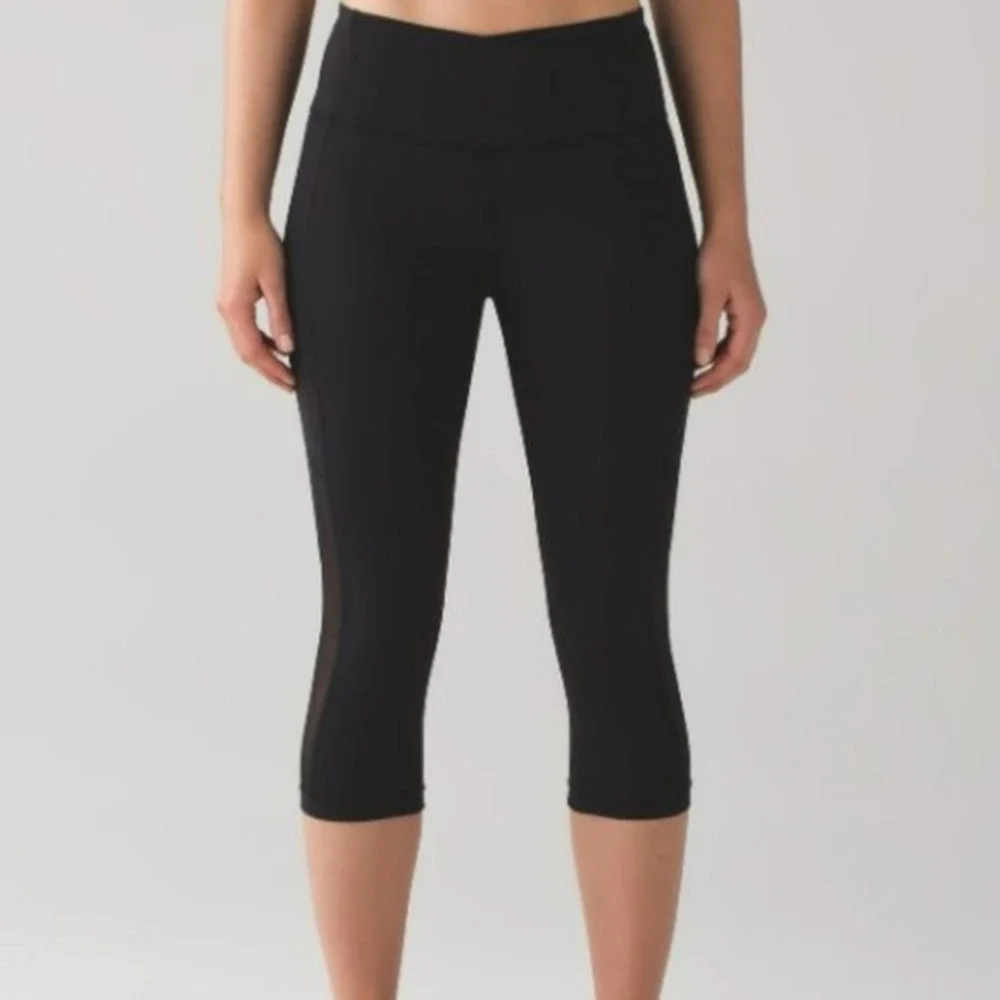 Lululemon Athletica Gear Up Black Mesh Crop Capris Leggings Size 8 - Excellent‎